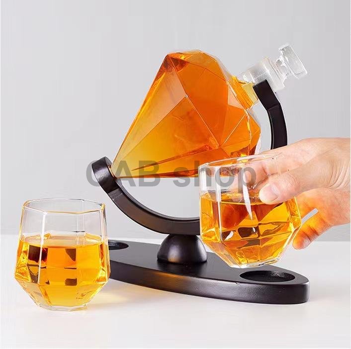 Diamentowy zestaw upominkowy do whisky 850ml wraz ze szklankami WS-015