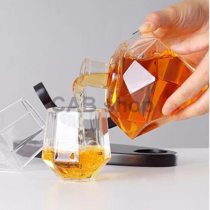 Diamentowy zestaw upominkowy do whisky 850ml wraz ze szklankami WS-015
