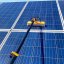 9 m-es teleszkópos kefe fotovoltaikus panelek vagy homlokzatok tisztításához