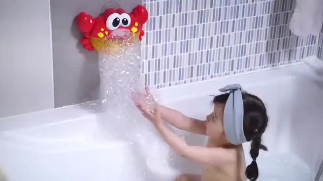 Bublinkový krab vyrába bublinky penu vo vani