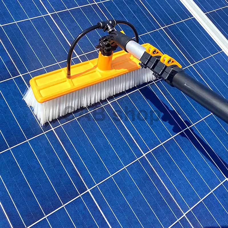 9 m-es teleszkópos kefe fotovoltaikus panelek vagy homlokzatok tisztításához