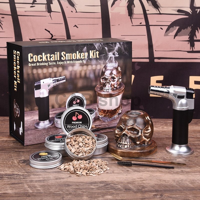 Keramična lobanja za dimljenje viskija in koktajlov Skull Smoker – darilni komplet s 4 vrstami lesnih sekancev